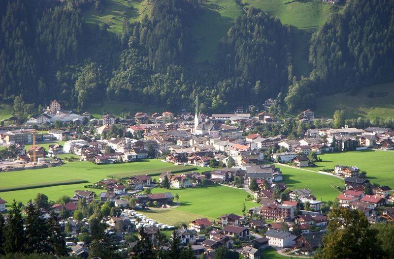 Gasthof Hotel Kirchenwirt Цел ам Цилер Екстериор снимка